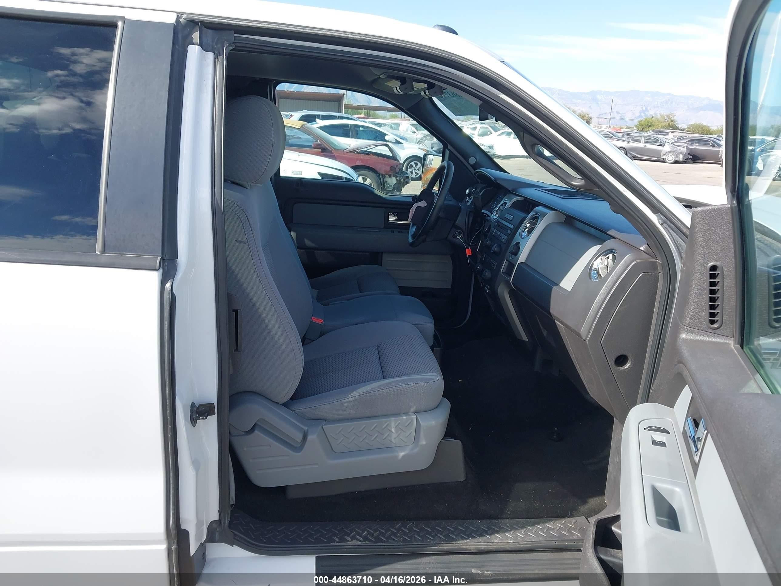 2012 Ford F-150 Xlt White vin: 1FTFX1CT9CFC36133