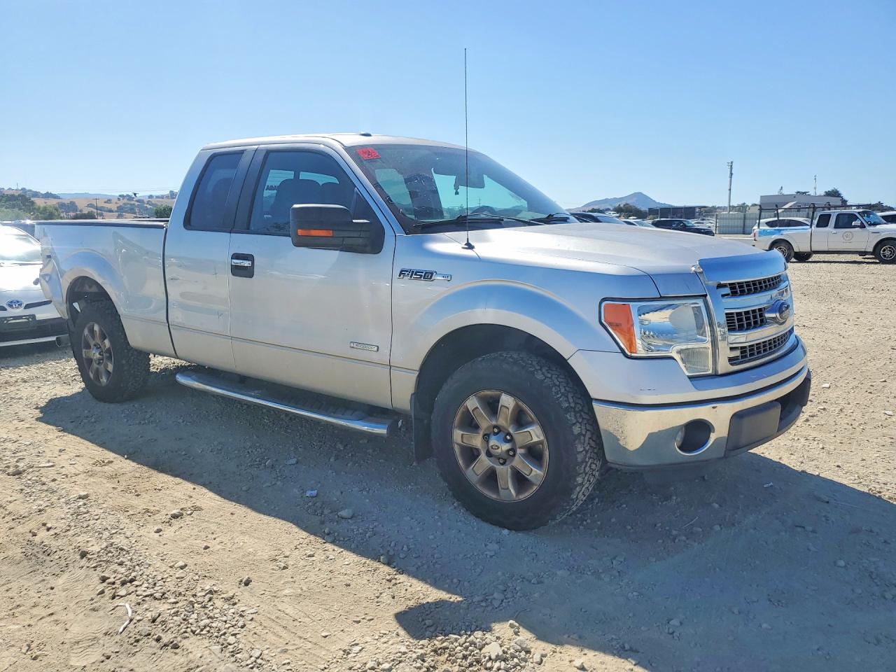2013 Ford F150 Super Cab Silver vin: 1FTFX1CTXDFC93927