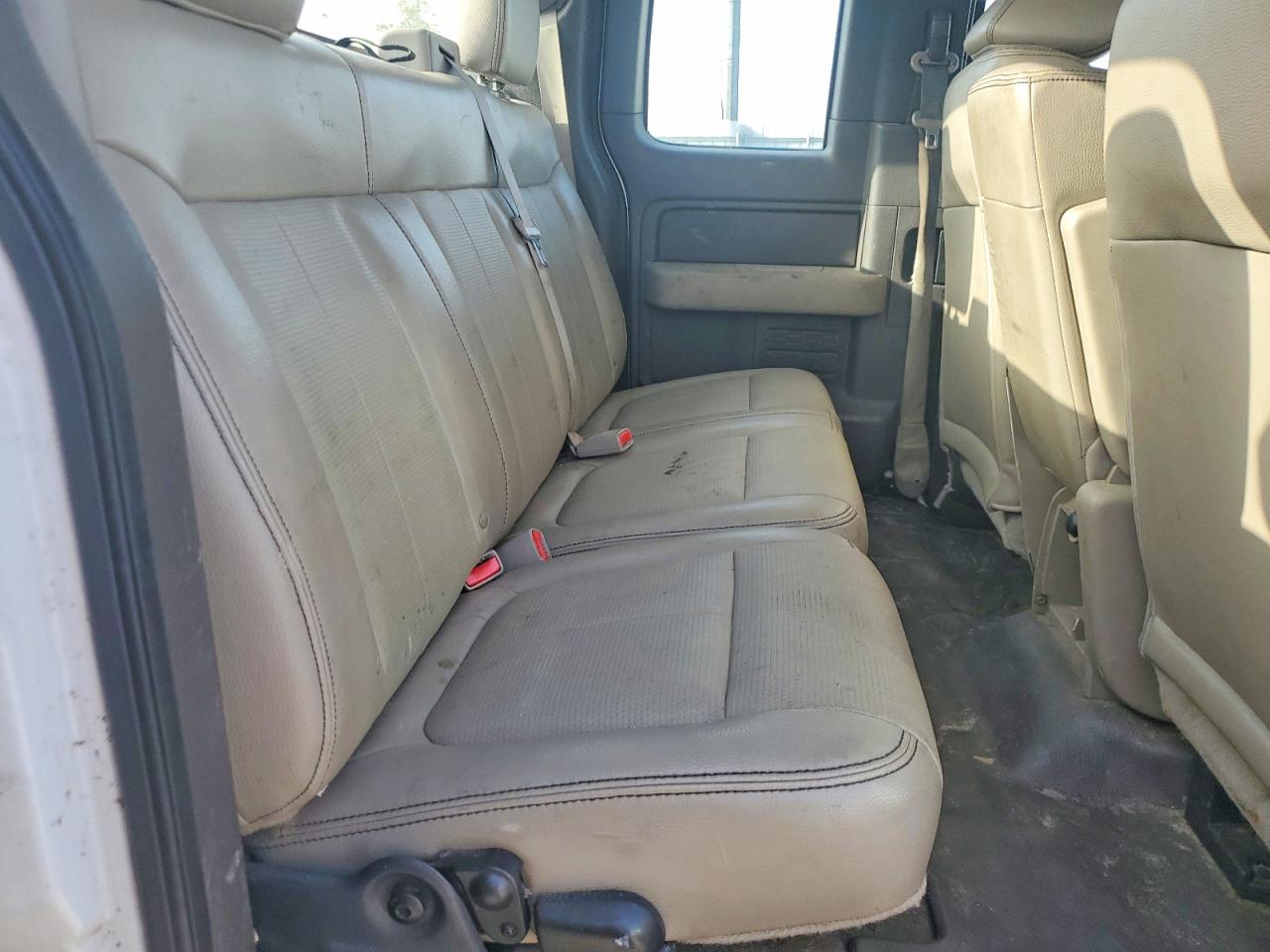 2010 Ford F150 Super Cab White vin: 1FTFX1CV0AFB58923