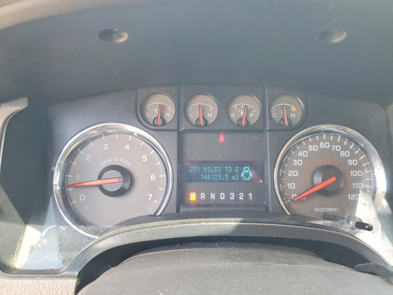 2010 Ford F150 Super Cab White vin: 1FTFX1CV2AKE29620