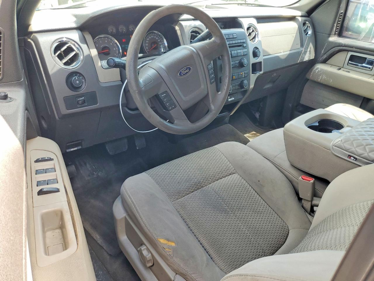 2010 Ford F150 Super Cab White vin: 1FTFX1CV2AKE29620