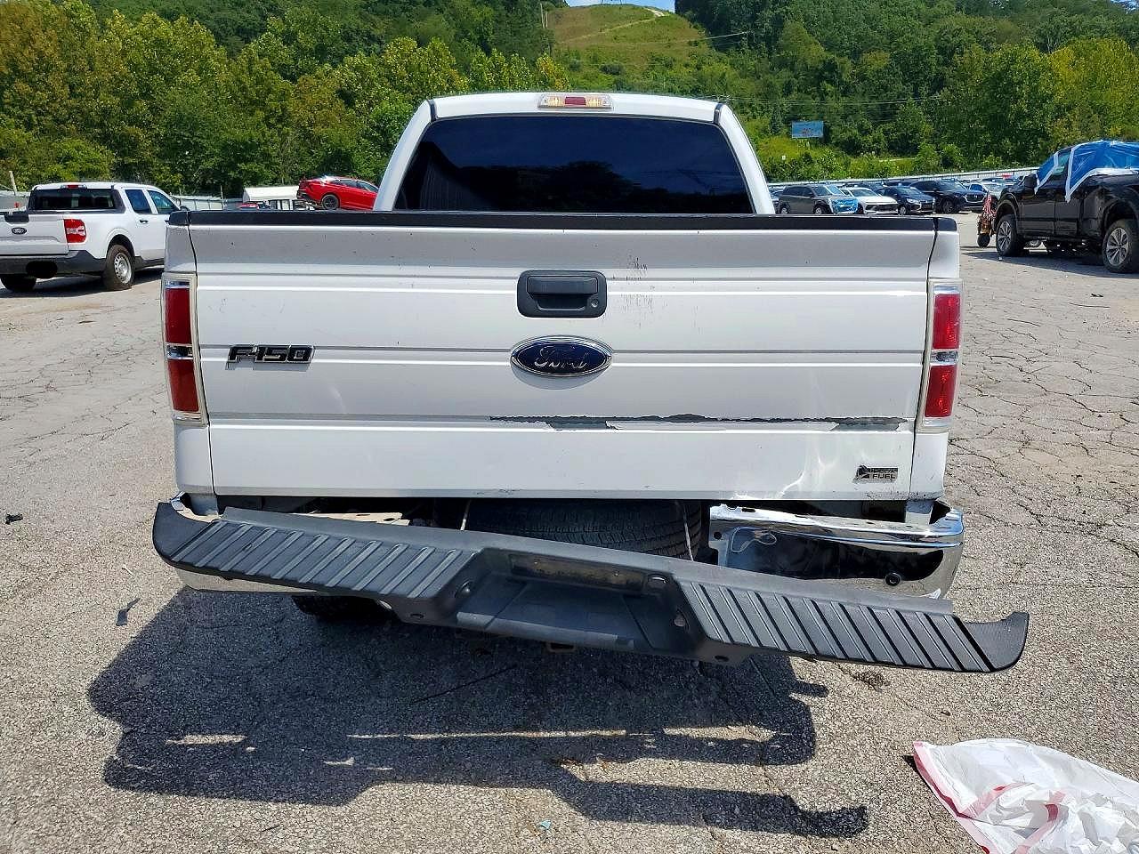 2010 Ford F150 Super Cab White vin: 1FTFX1CV2AKE29620