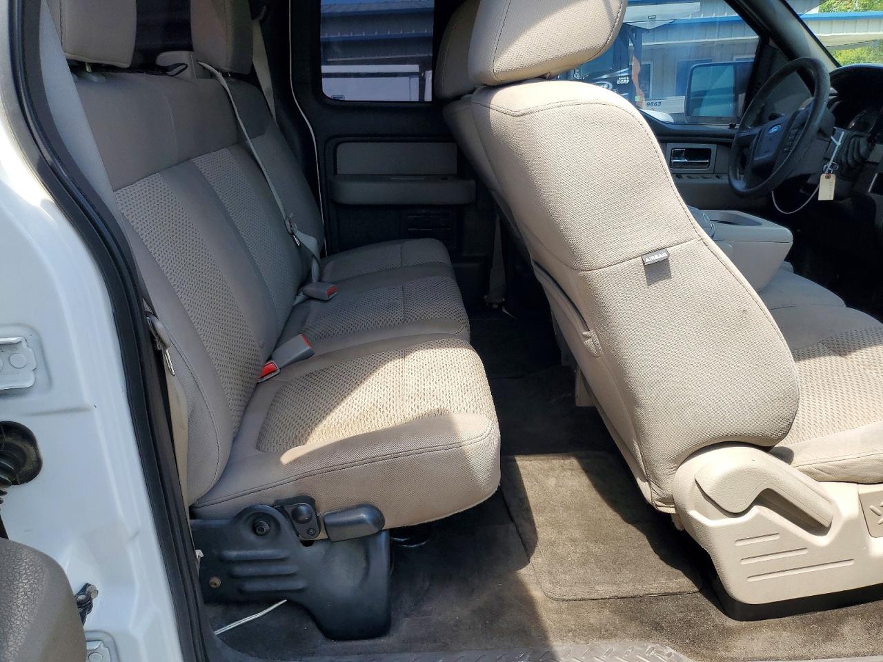 2010 Ford F150 Super Cab White vin: 1FTFX1CV2AKE29620