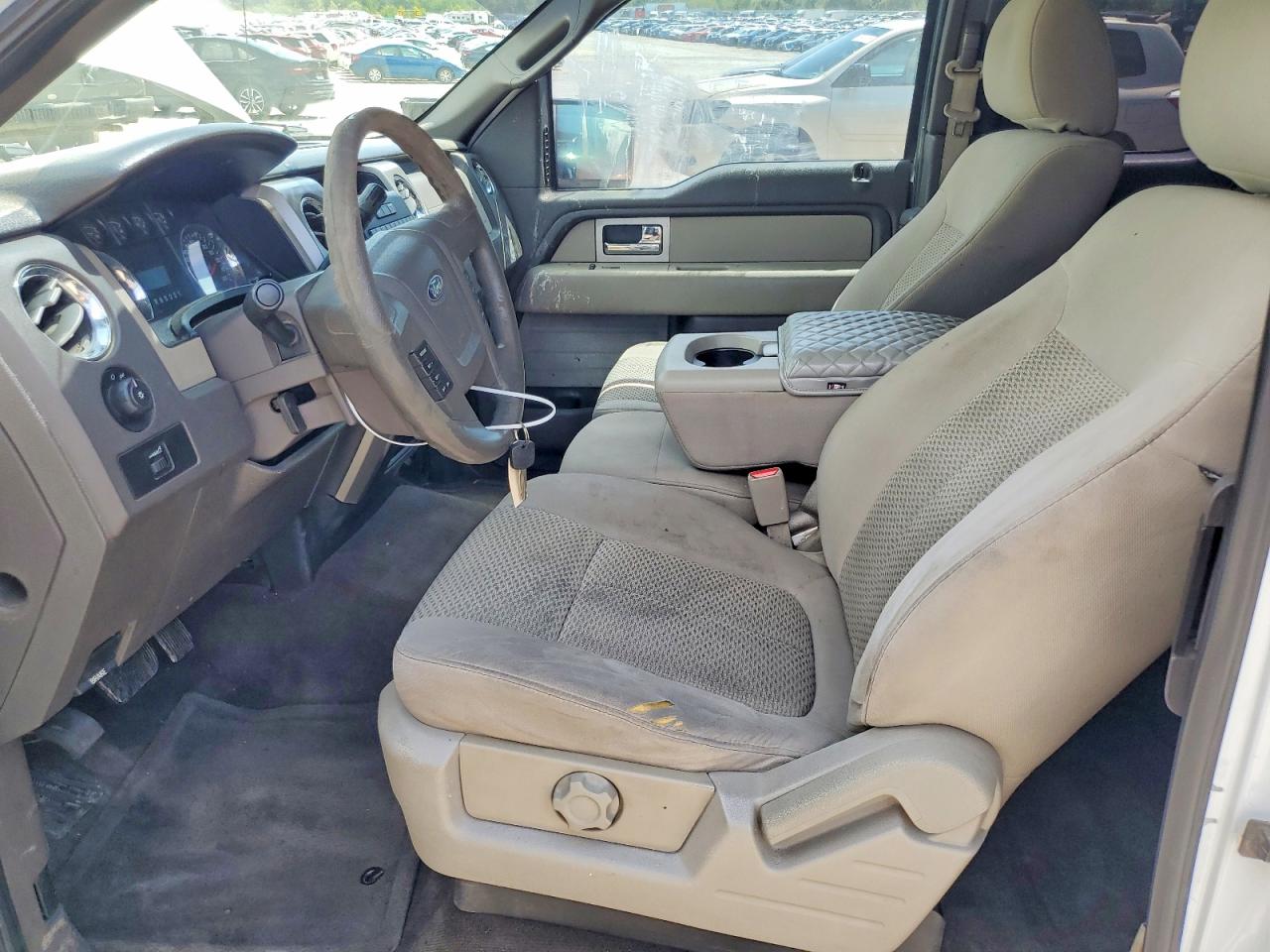2010 Ford F150 Super Cab White vin: 1FTFX1CV2AKE29620
