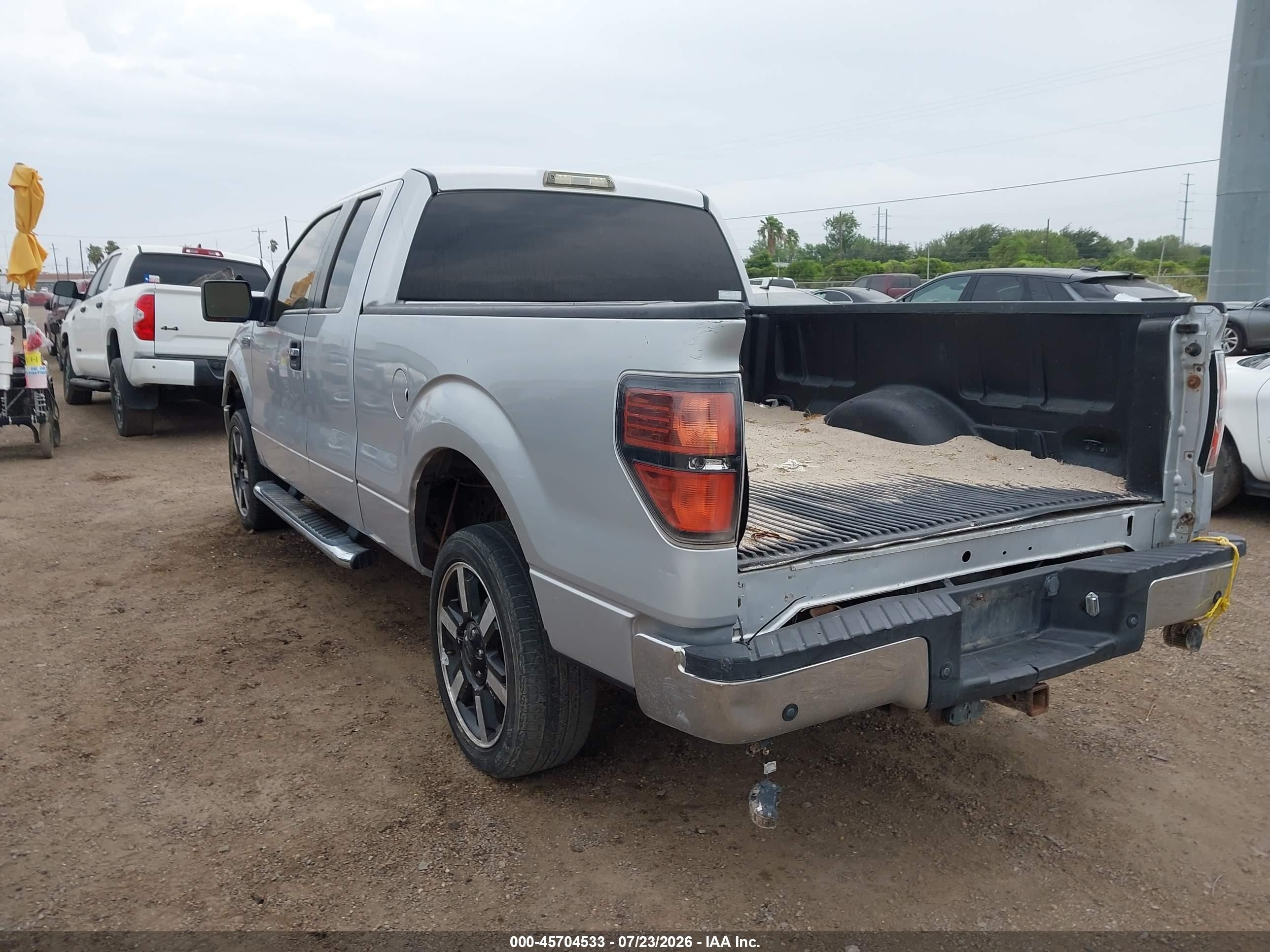 2010 Ford F-150 Fx2 Sport/lariat/xl/xlt Silver vin: 1FTFX1CV8AKE05015