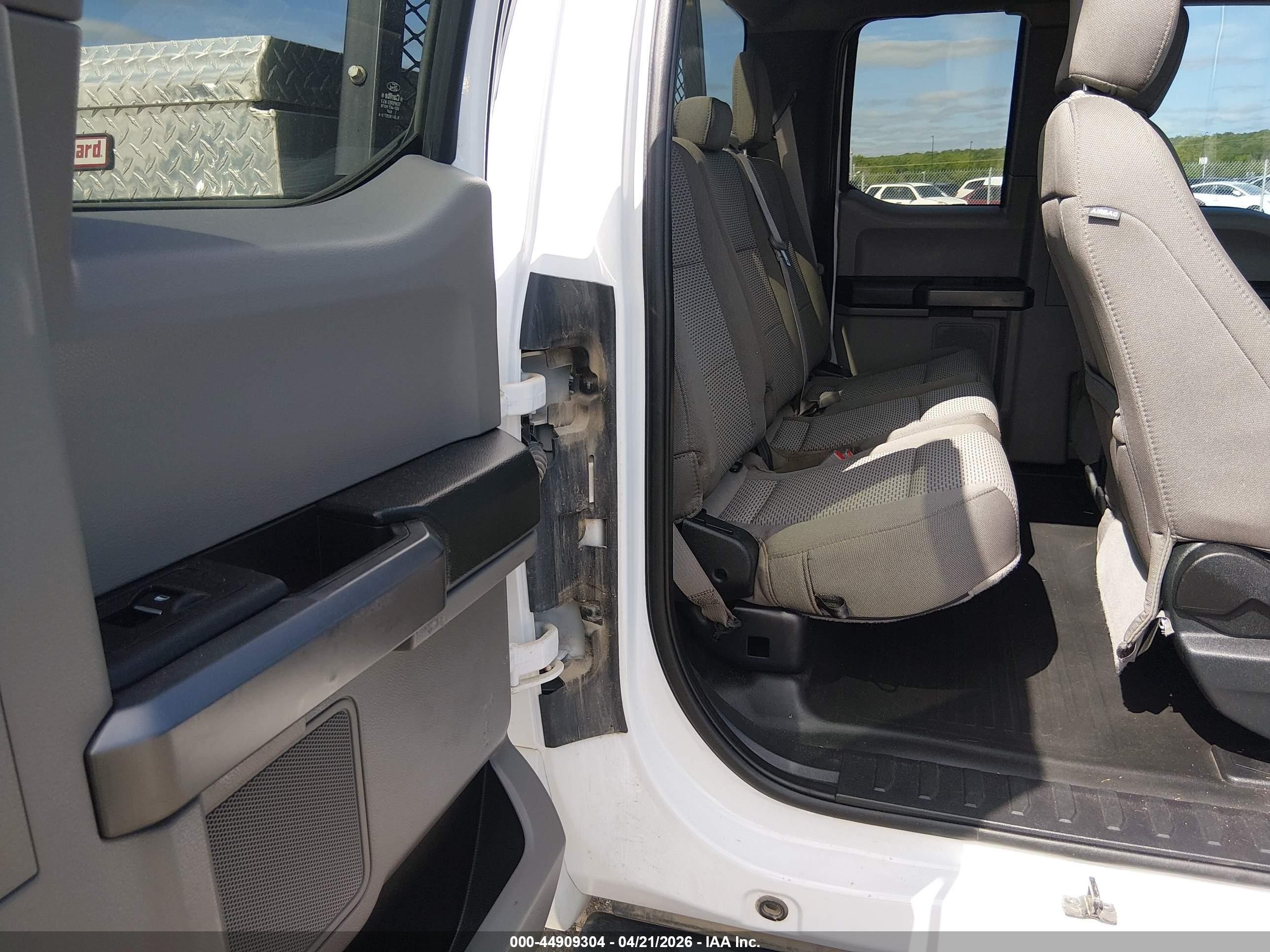 2020 Ford F-150 Xlt Белый vin: 1FTFX1E50LKD83382