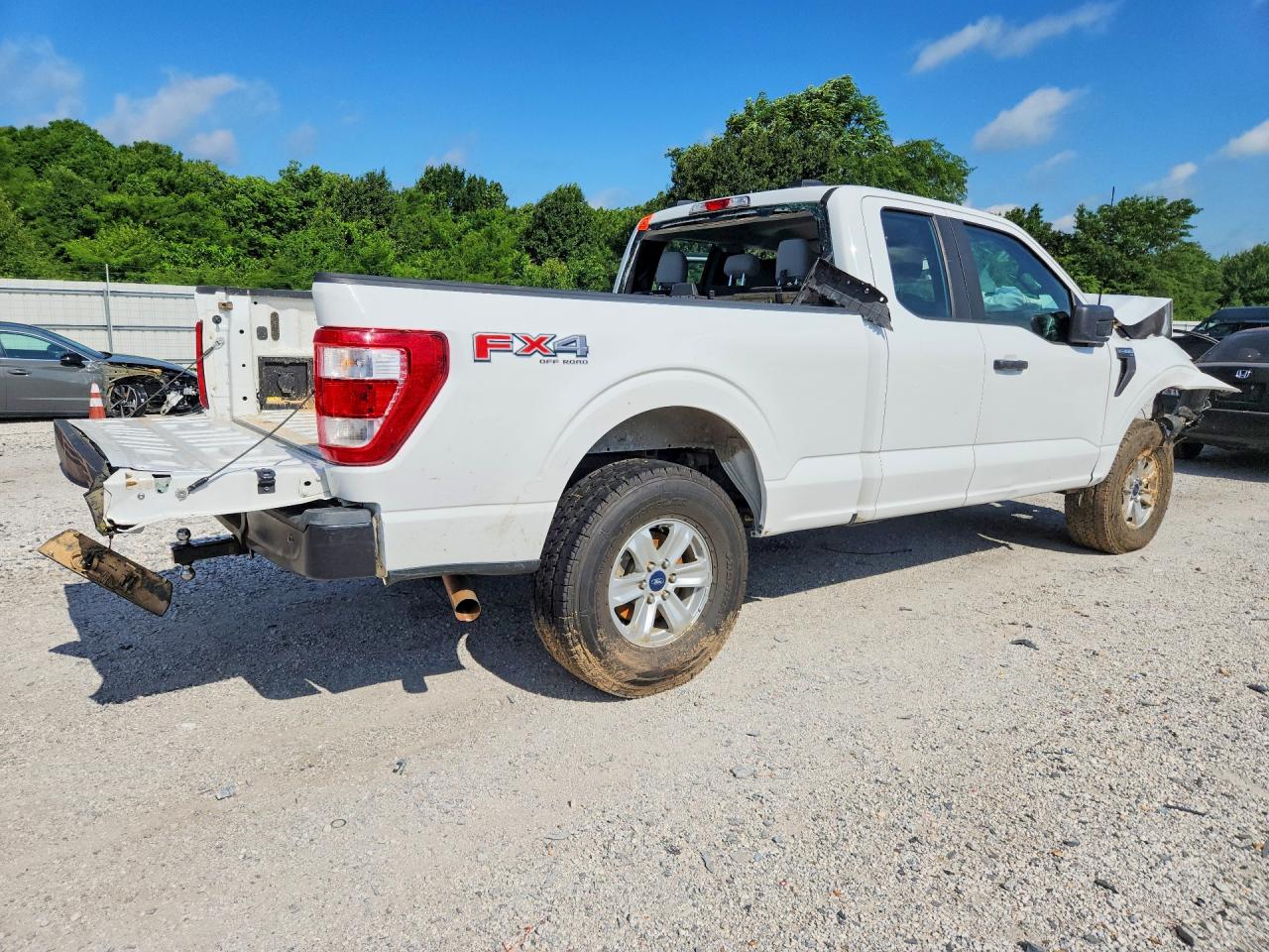 2022 Ford F150 Super Cab White vin: 1FTFX1E53NFB02638