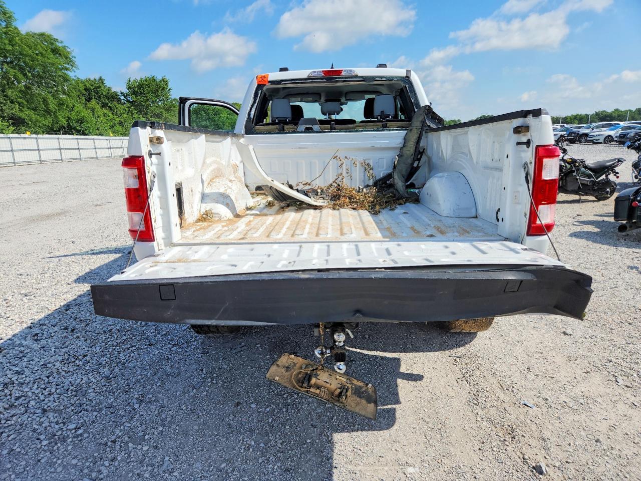 2022 Ford F150 Super Cab White vin: 1FTFX1E53NFB02638