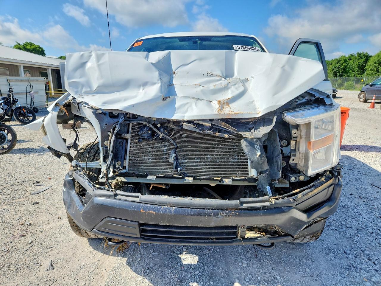 2022 Ford F150 Super Cab White vin: 1FTFX1E53NFB02638