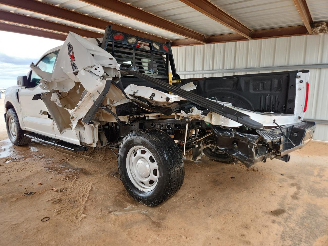 2022 Ford F150 Super Cab White vin: 1FTFX1E57NKE90643 Damage: Left Rear Door, Severe Damage, Replacement Required