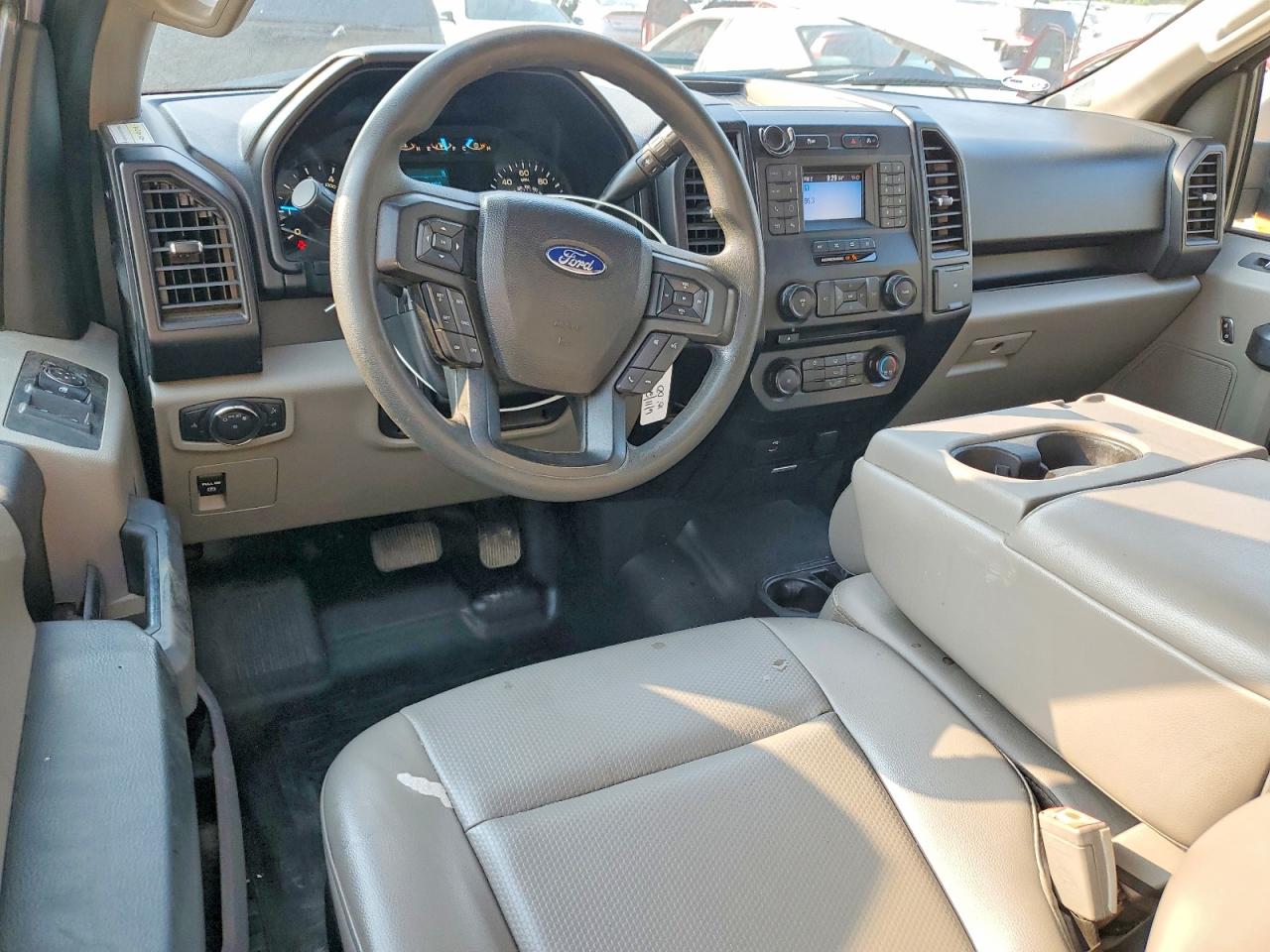 2018 Ford F150 Super Cab White vin: 1FTFX1E58JKE94601