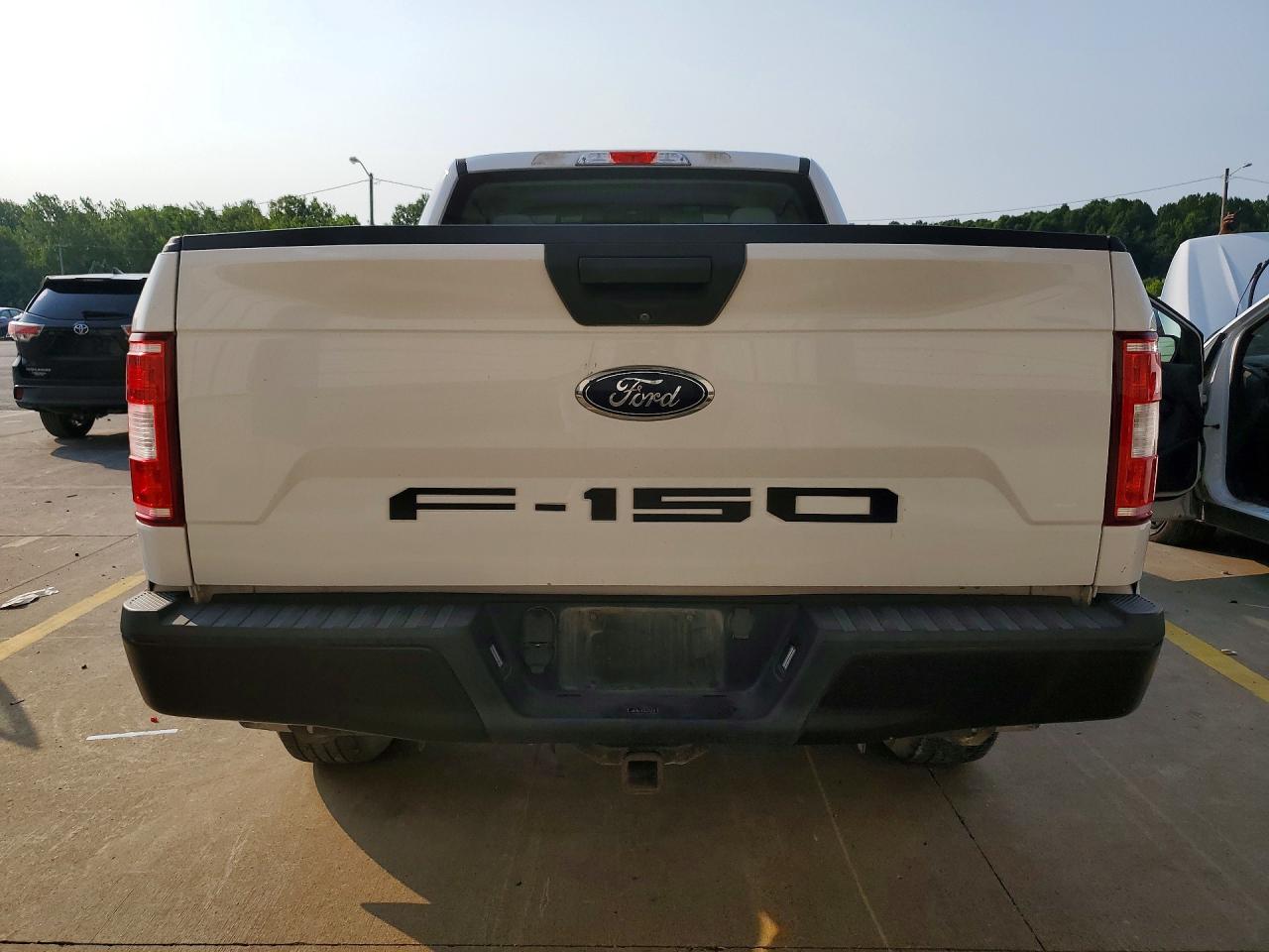 2018 Ford F150 Super Cab White vin: 1FTFX1E58JKE94601