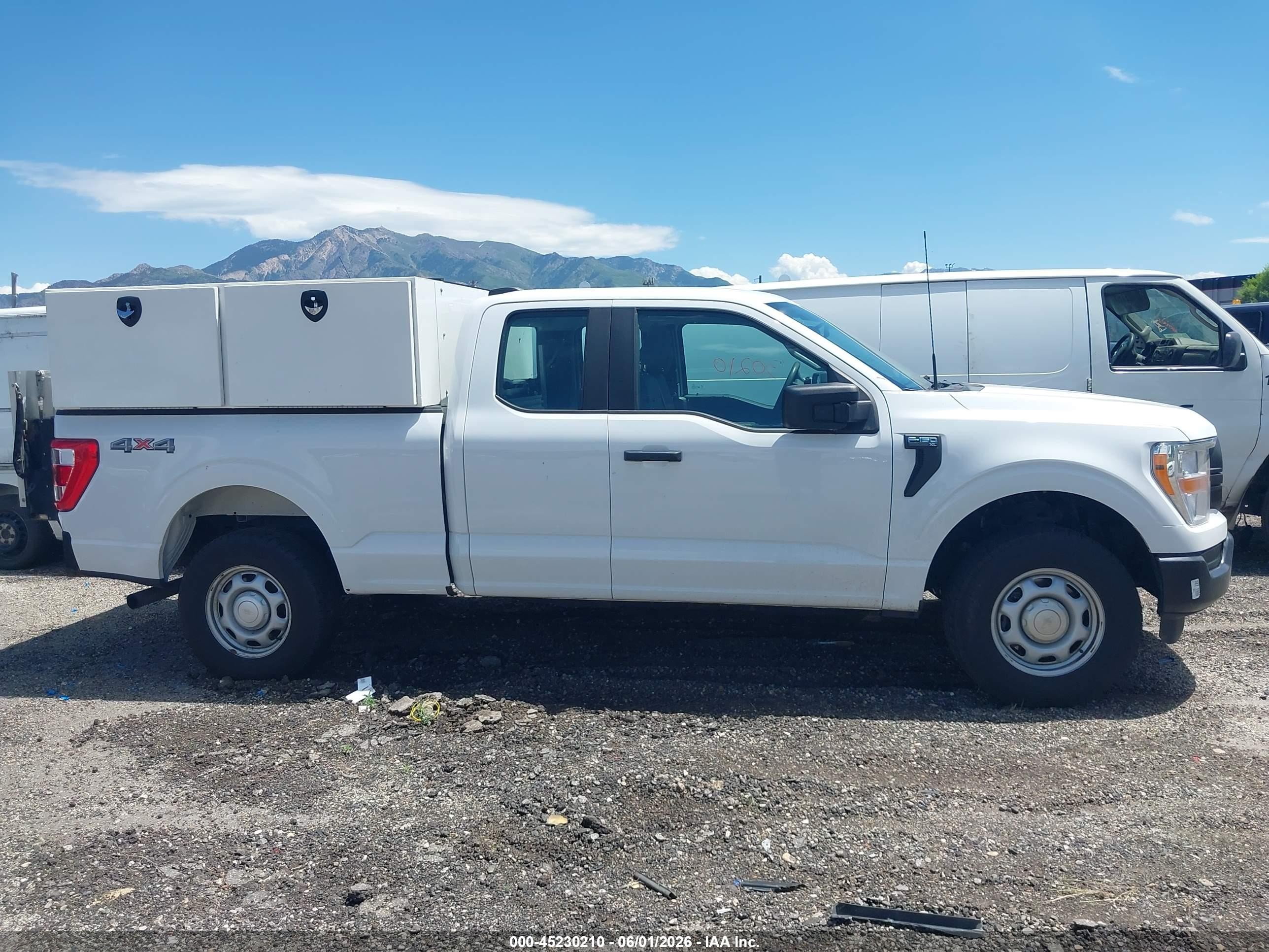 2021 Ford F-150 Xl Белый vin: 1FTFX1E84MKF05916