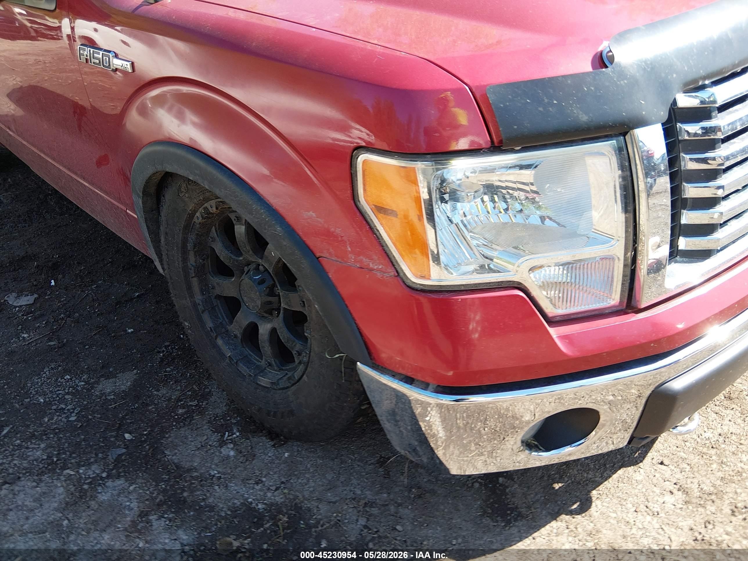 2011 Ford F-150 Xlt Red vin: 1FTFX1EF0BFA01173