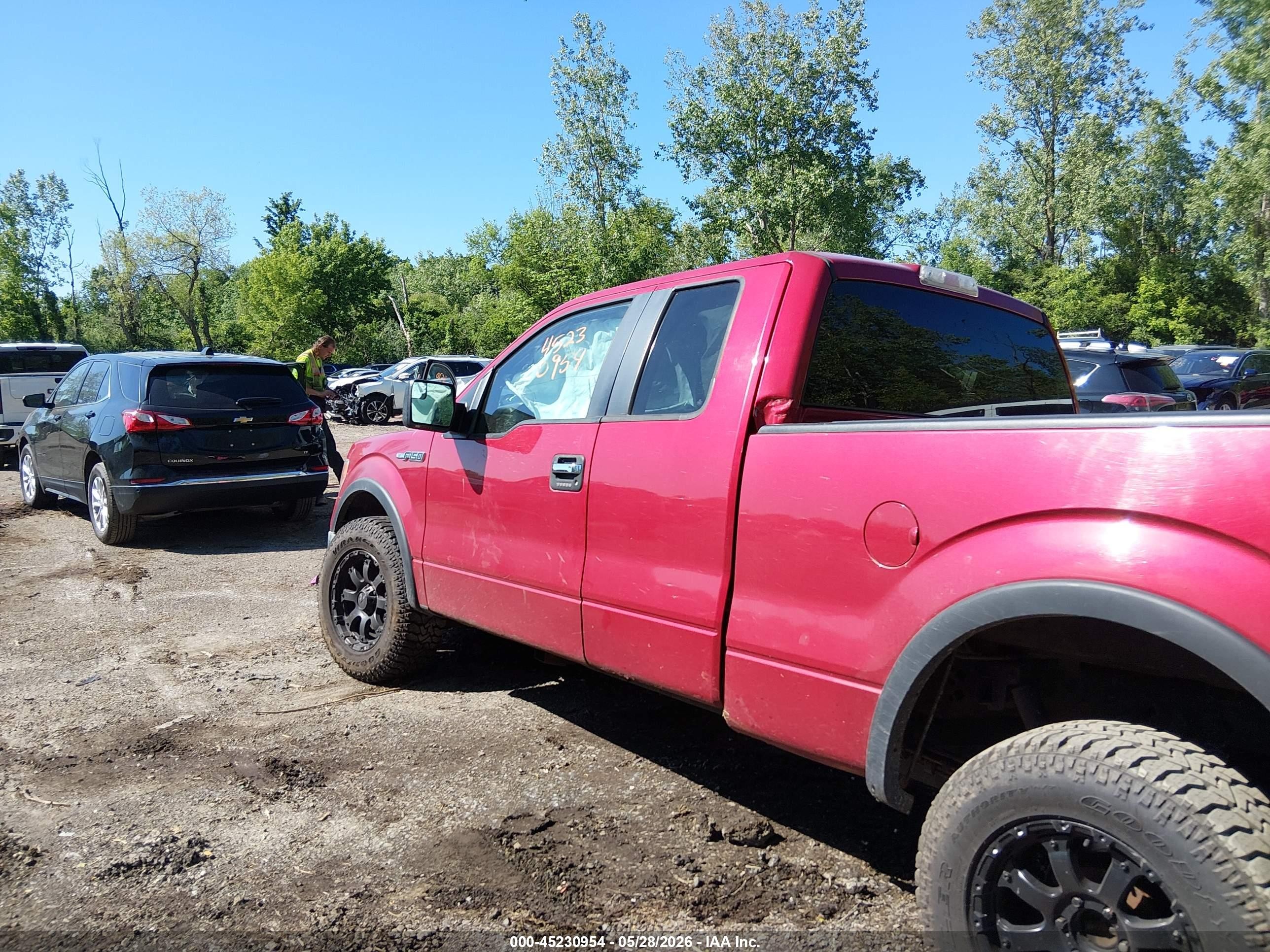 2011 Ford F-150 Xlt Red vin: 1FTFX1EF0BFA01173