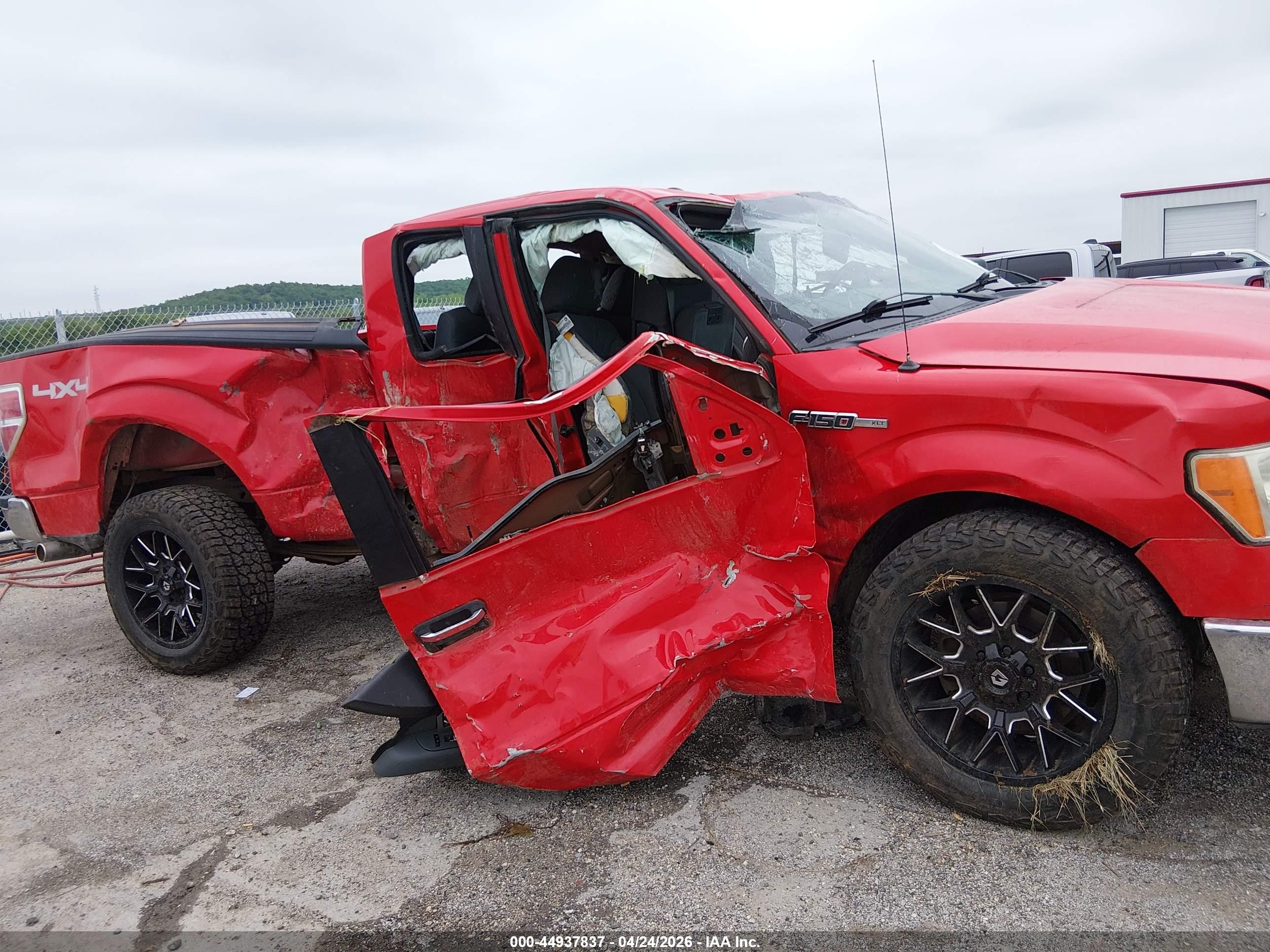2011 Ford F-150 Xlt Red vin: 1FTFX1EF0BFA72387