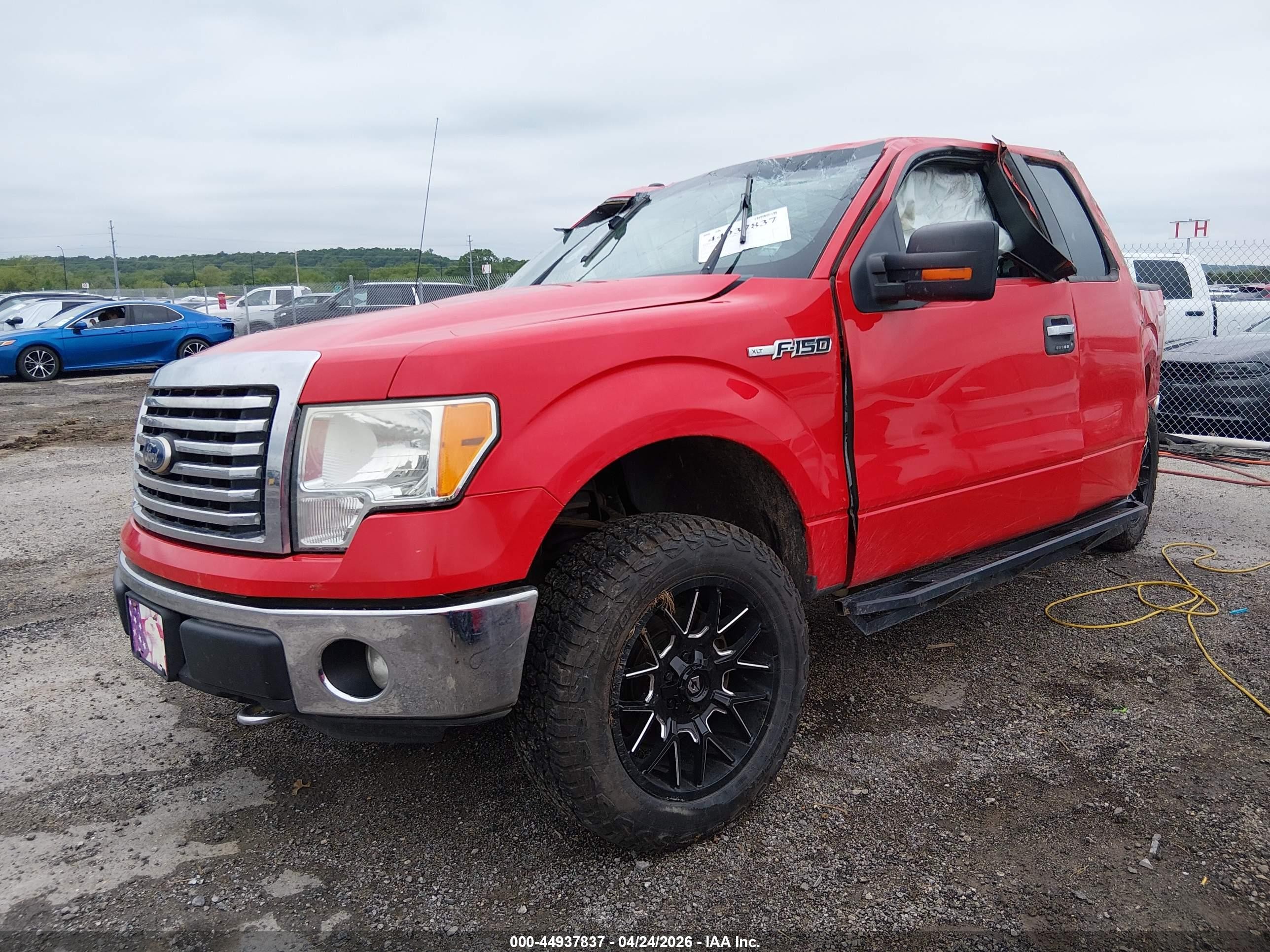 2011 Ford F-150 Xlt Red vin: 1FTFX1EF0BFA72387