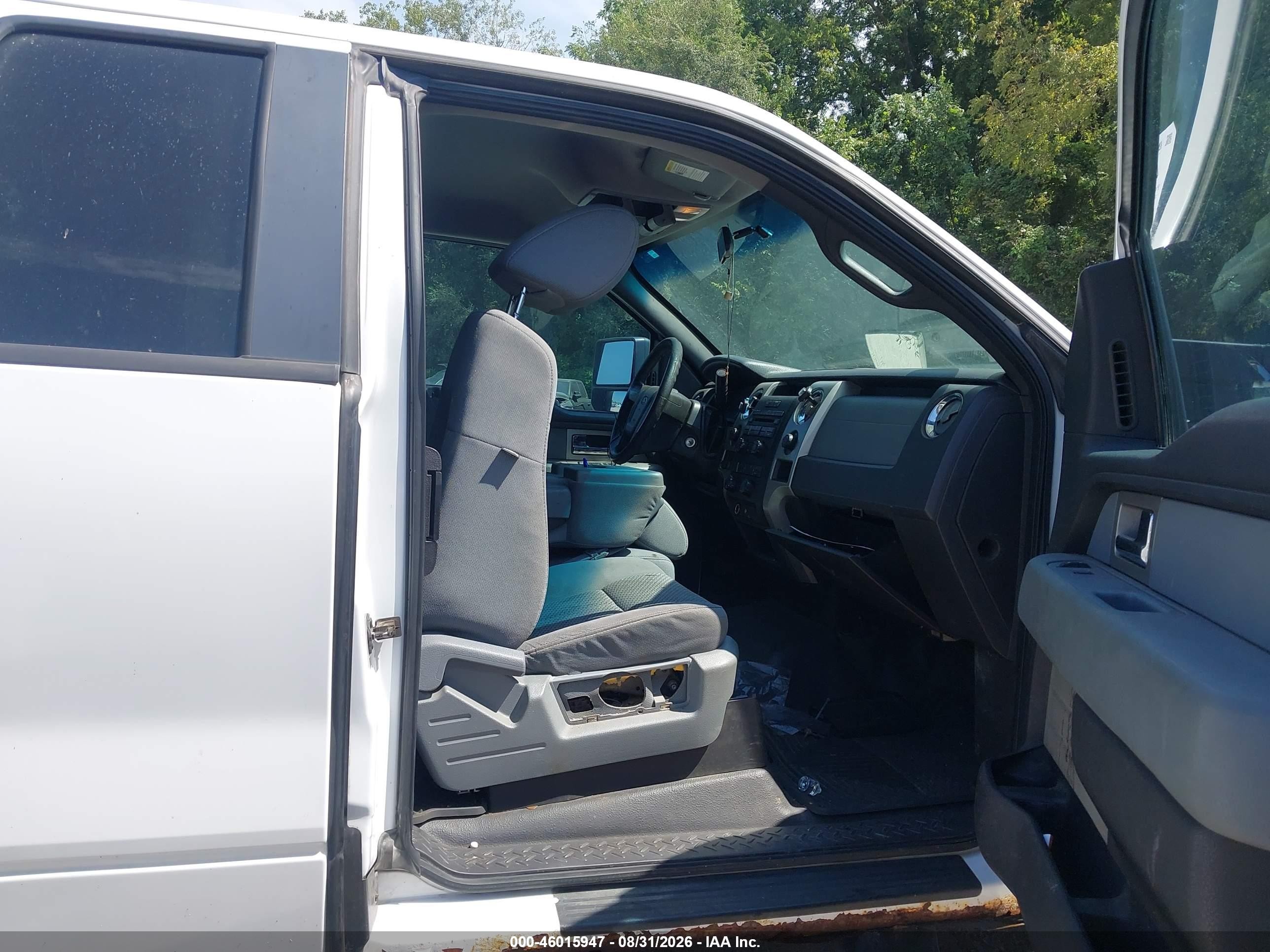 2011 Ford F-150 Xlt White vin: 1FTFX1EF0BFB04562