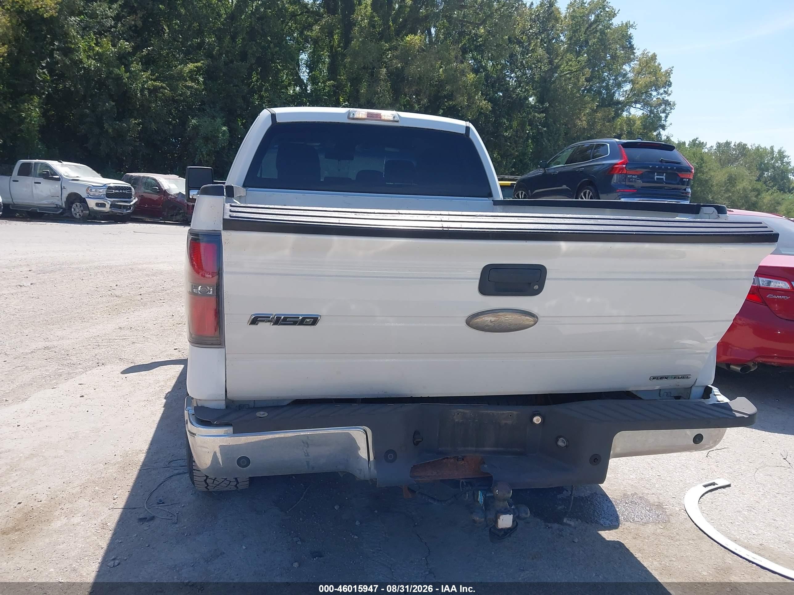 2011 Ford F-150 Xlt White vin: 1FTFX1EF0BFB04562
