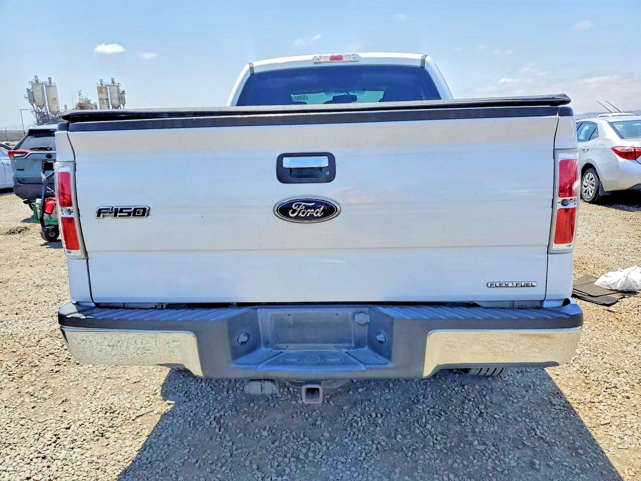2011 Ford F150 Super Cab White vin: 1FTFX1EF0BFD42623