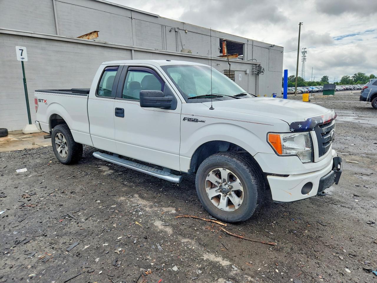 2012 Ford F150 Super Cab White vin: 1FTFX1EF0CFC17414