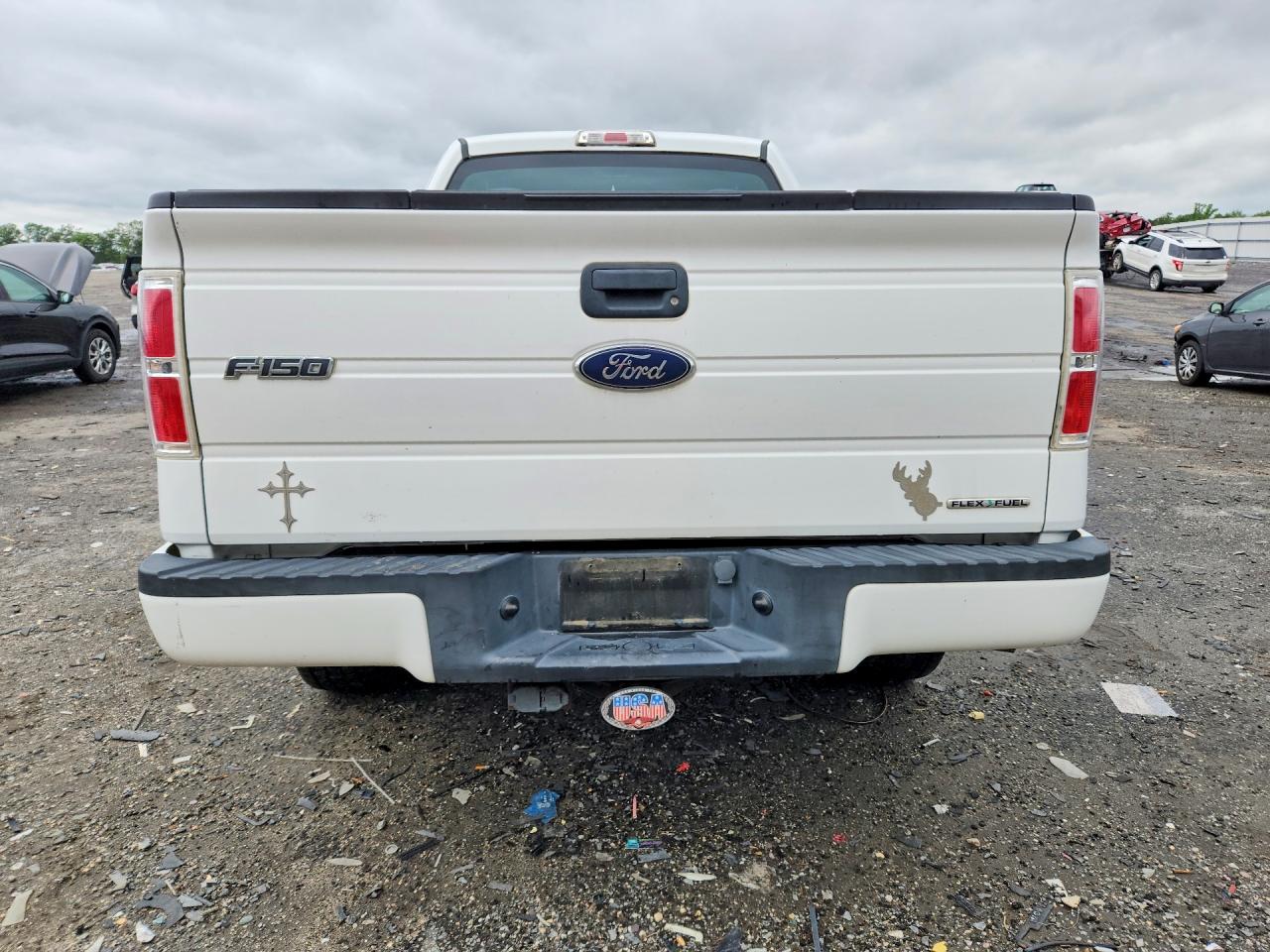 2012 Ford F150 Super Cab White vin: 1FTFX1EF0CFC17414