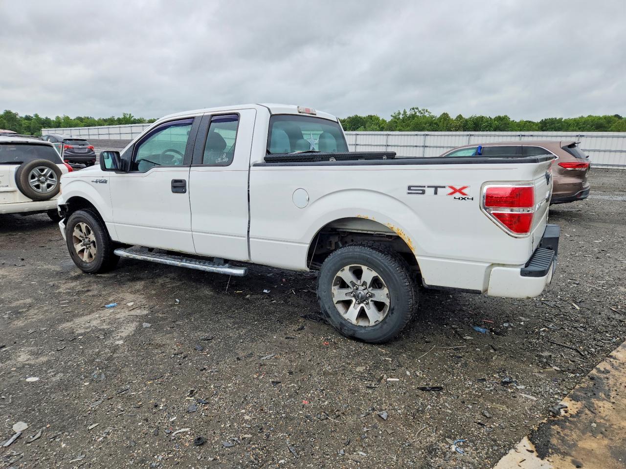 2012 Ford F150 Super Cab White vin: 1FTFX1EF0CFC17414