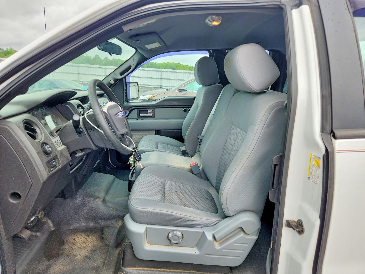 2012 Ford F150 Super Cab White vin: 1FTFX1EF0CFC17414