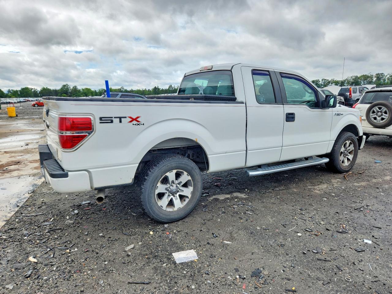 2012 Ford F150 Super Cab White vin: 1FTFX1EF0CFC17414
