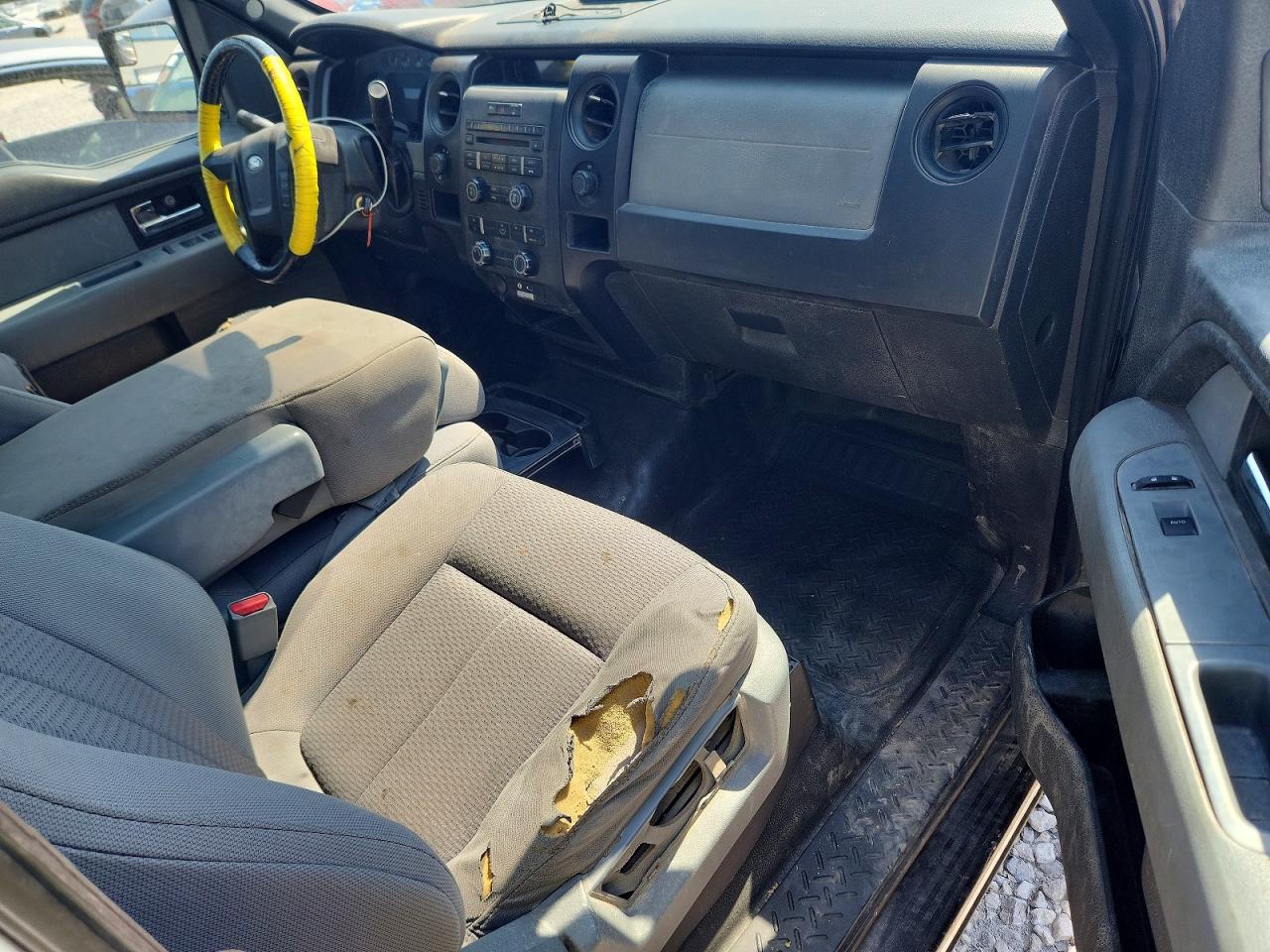 2013 Ford F150 Super Cab White vin: 1FTFX1EF0DFB61539