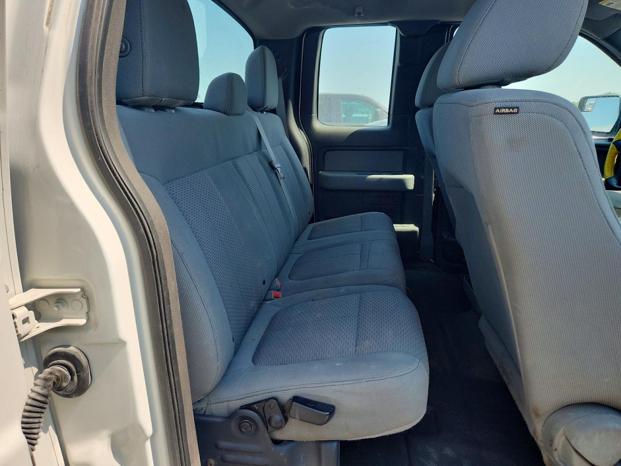 2013 Ford F150 Super Cab White vin: 1FTFX1EF0DFB61539