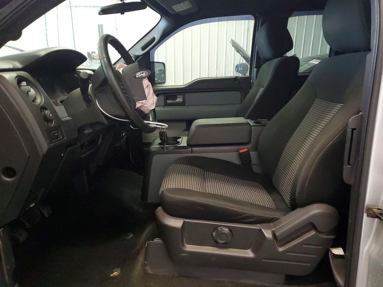 2014 Ford F150 Super Cab Silver vin: 1FTFX1EF0EFC29520