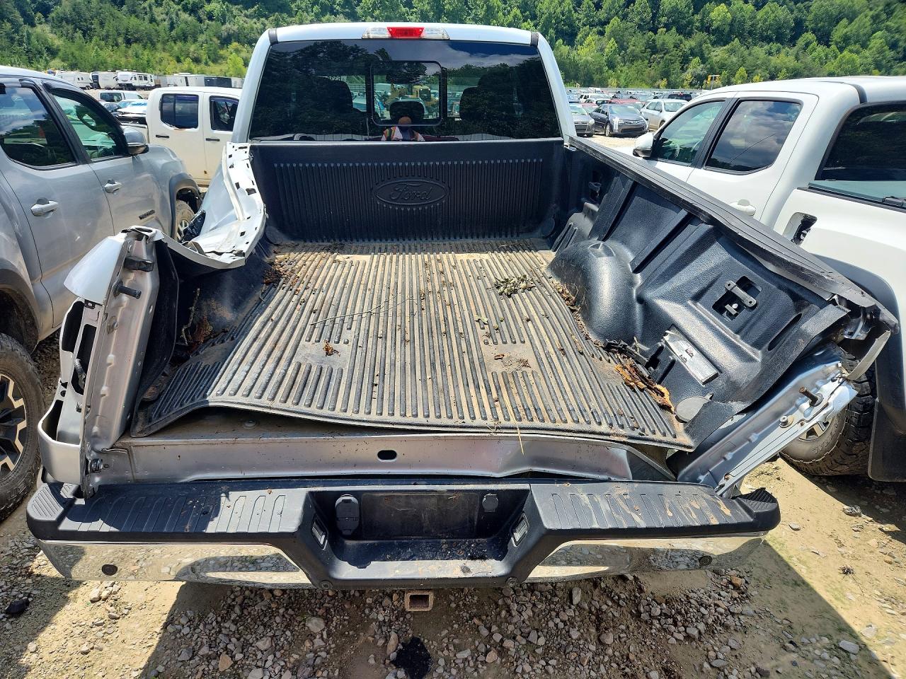 2015 Ford F150 Super Cab Silver vin: 1FTFX1EF0FFC04960