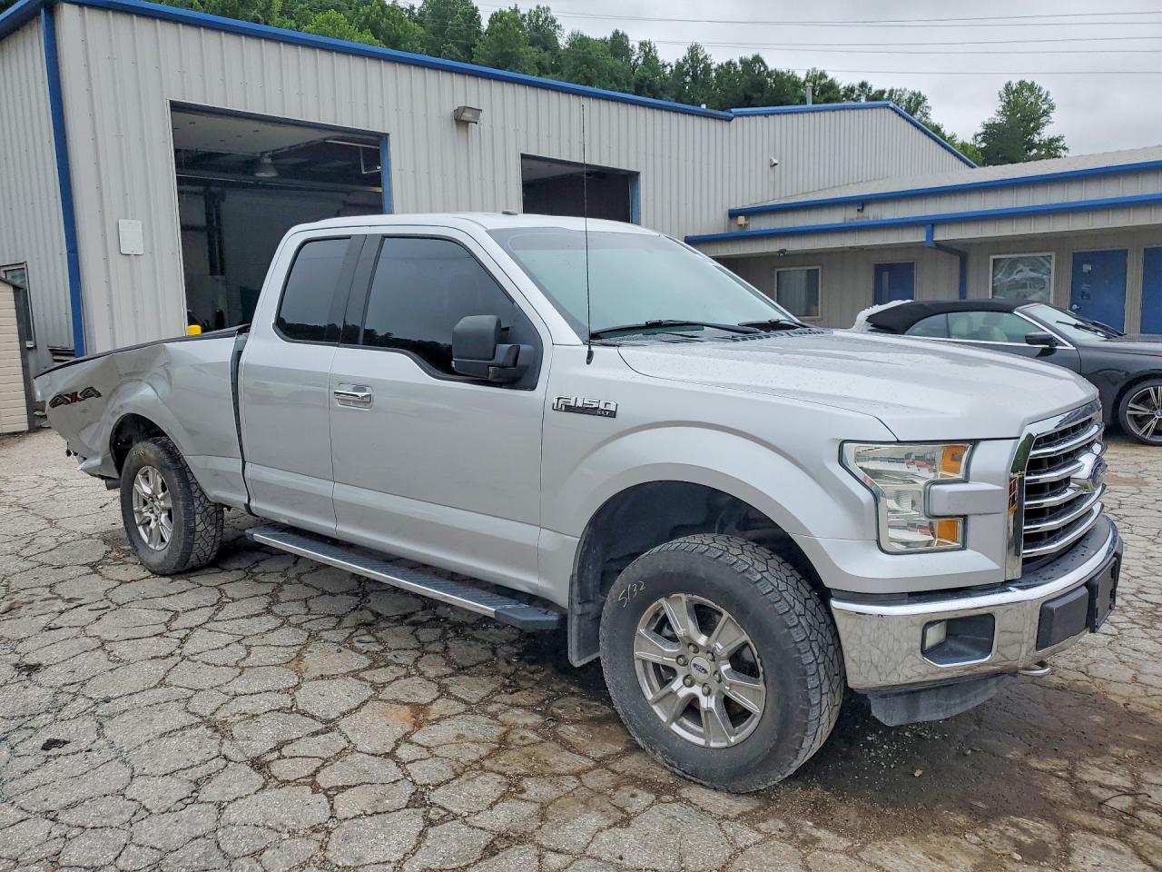 2015 Ford F150 Super Cab Silver vin: 1FTFX1EF0FFC04960