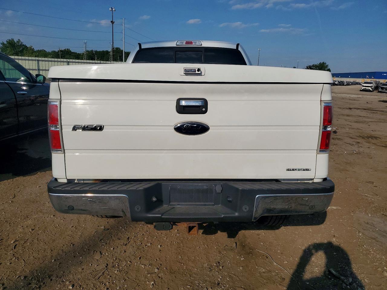 2011 Ford F150 Super Cab White vin: 1FTFX1EF1BFA38796