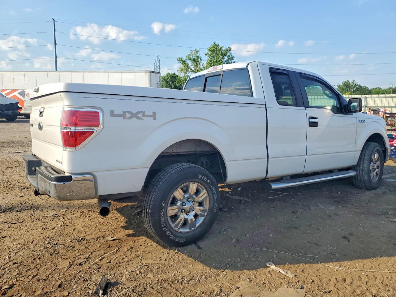 2011 Ford F150 Super Cab White vin: 1FTFX1EF1BFA38796