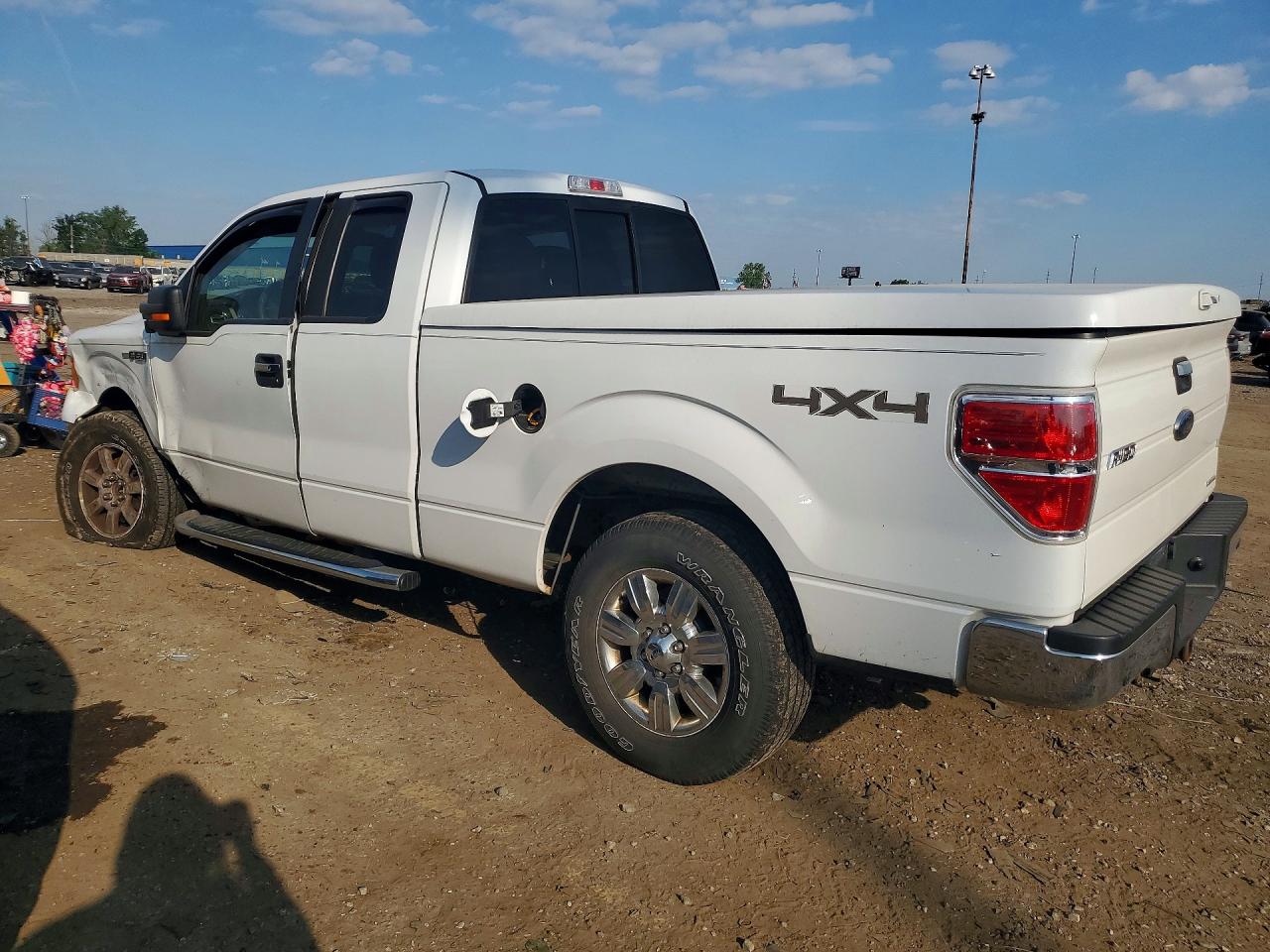 2011 Ford F150 Super Cab White vin: 1FTFX1EF1BFA38796