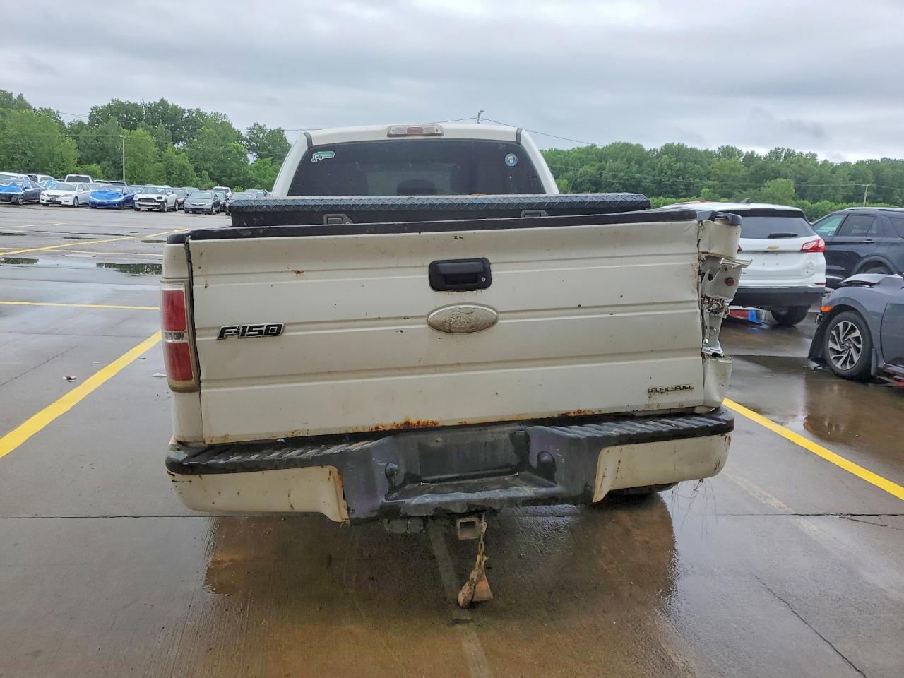 2011 Ford F150 Super Cab White vin: 1FTFX1EF1BKE21872