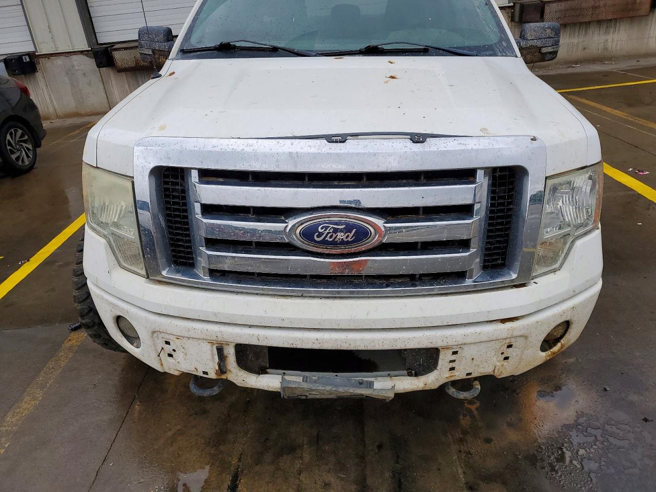 2011 Ford F150 Super Cab White vin: 1FTFX1EF1BKE21872