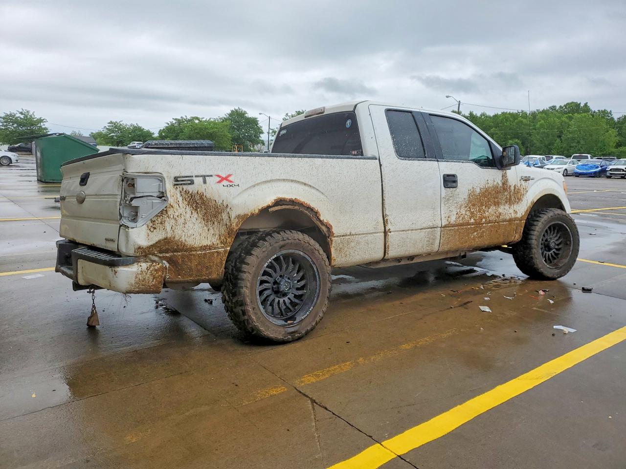 2011 Ford F150 Super Cab White vin: 1FTFX1EF1BKE21872