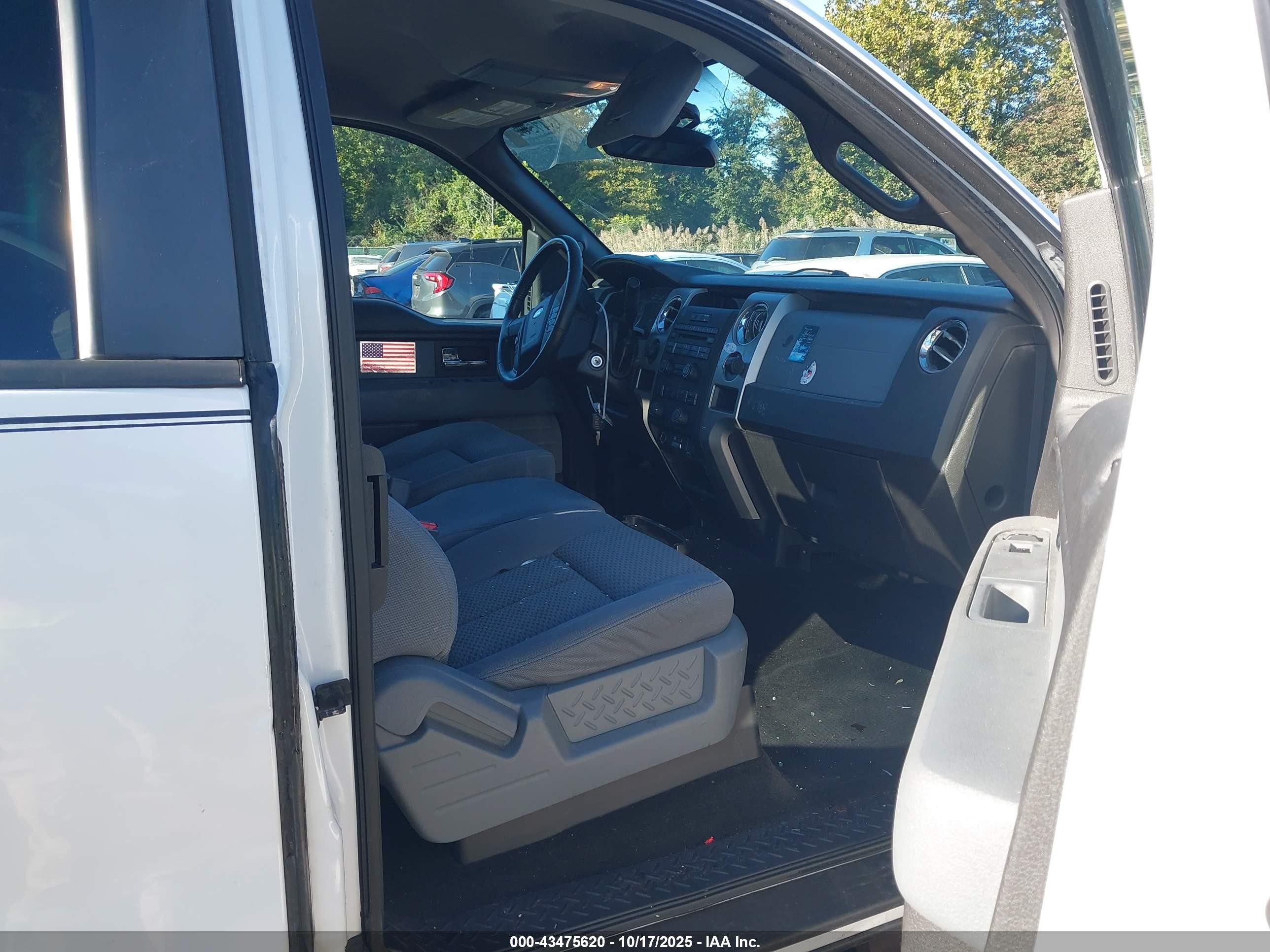 2012 Ford F-150 Xlt White vin: 1FTFX1EF1CFA99860