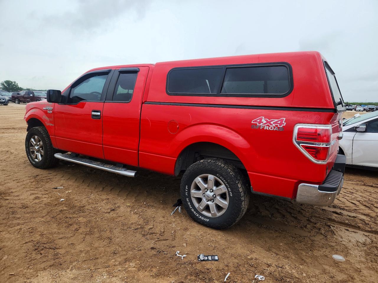 2013 Ford F150 Super Cab Red vin: 1FTFX1EF1DFB97045