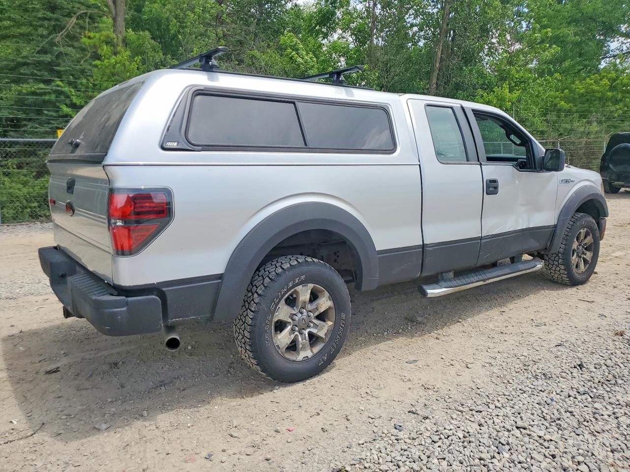 2013 Ford F150 Super Cab Silver vin: 1FTFX1EF1DFC33171