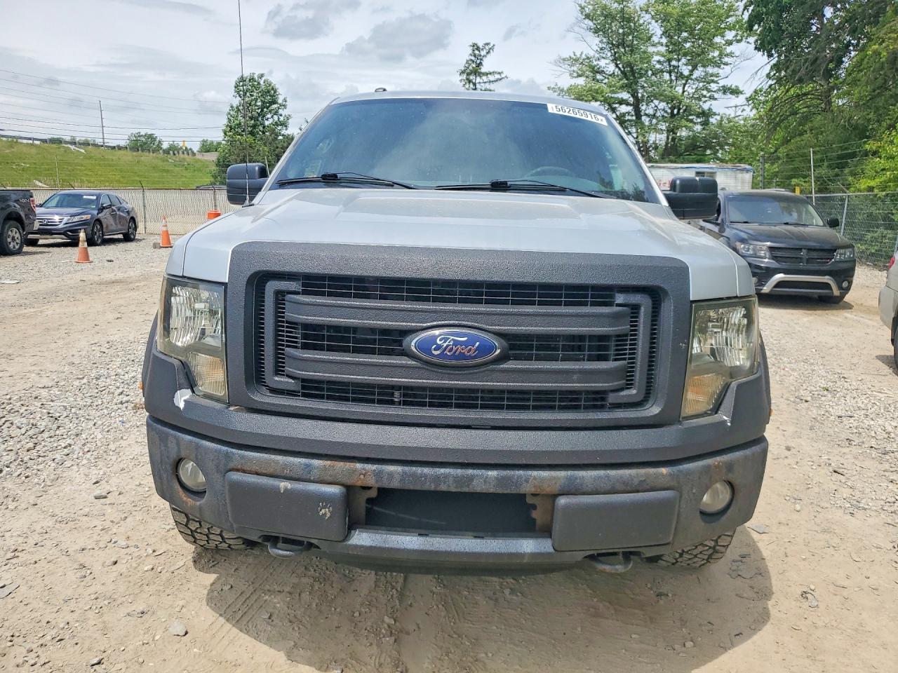 2013 Ford F150 Super Cab Silver vin: 1FTFX1EF1DFC33171