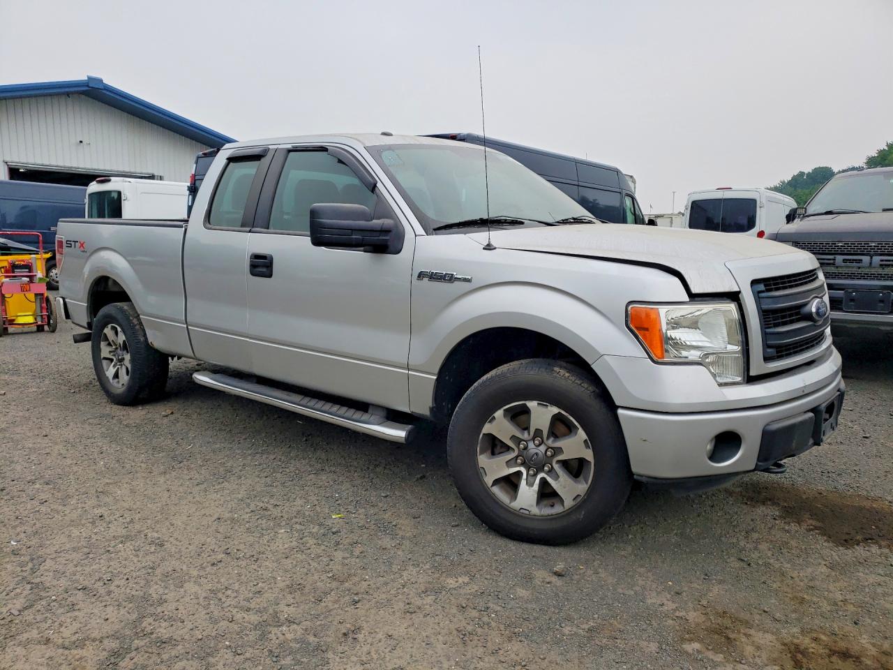 2013 Ford F150 Super Cab Silver vin: 1FTFX1EF1DFD61054