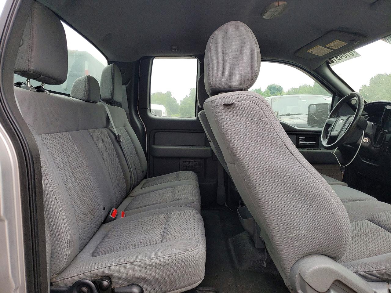 2013 Ford F150 Super Cab Silver vin: 1FTFX1EF1DFD61054