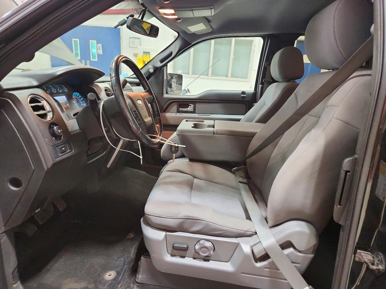 2013 Ford F150 Super Cab Black vin: 1FTFX1EF1DFD98427
