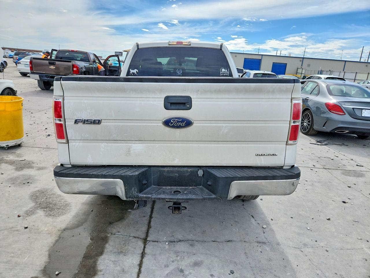 2013 Ford F150 Super Cab White vin: 1FTFX1EF1DKD10306