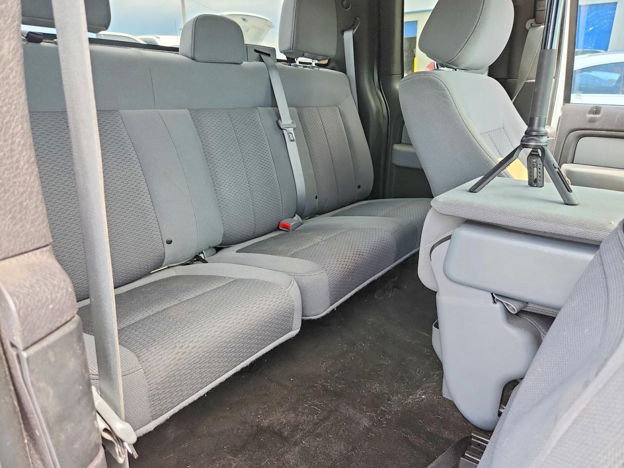 2013 Ford F150 Super Cab White vin: 1FTFX1EF1DKD10306