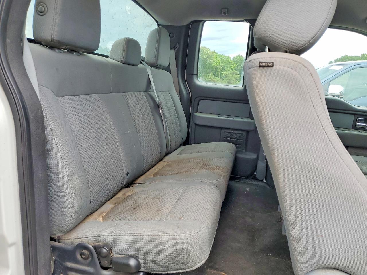 2013 Ford F150 Super Cab Белый vin: 1FTFX1EF1DKF40458